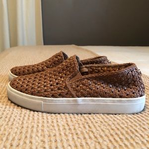 Steve Madden Woven slip on Mahogany sneaker